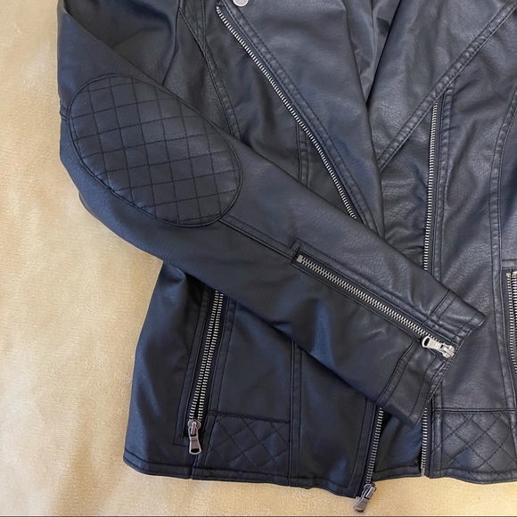 Celebrity pink faux leather jacket. - Picture 4 of 11